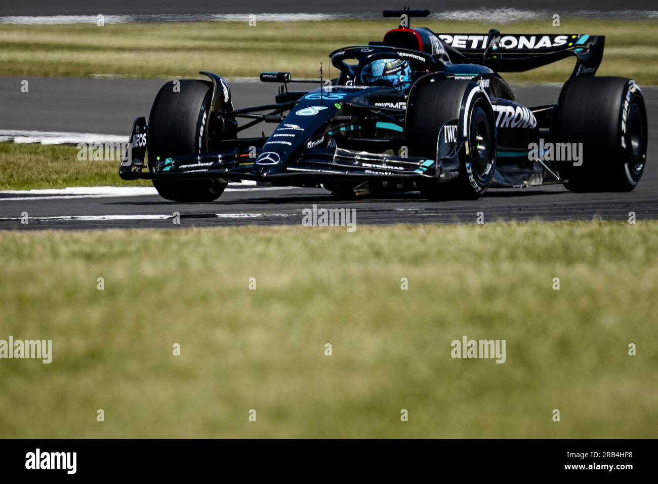 Silverstone, Großbritannien. 07. Juli 2023. SILVERSTONE - George Russell (Mercedes) während der kostenlosen Übung 1. für den Großen Preis von Großbritannien. ANP SEM VAN DER WAL Credit: ANP/Alamy Live News Stockfoto