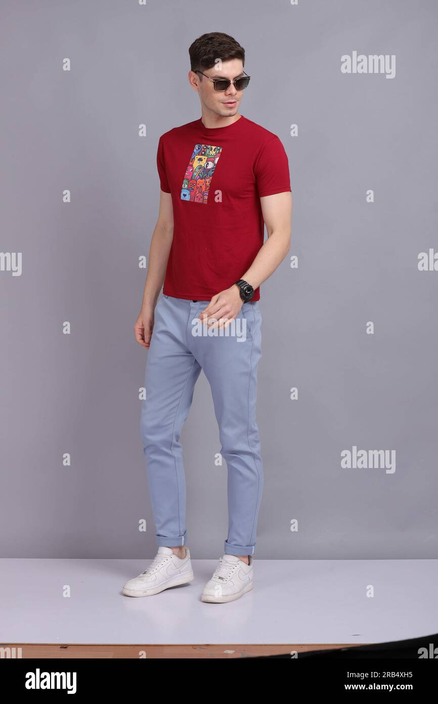 Herren-T-Shirt/Shirt-Modell Stockfoto