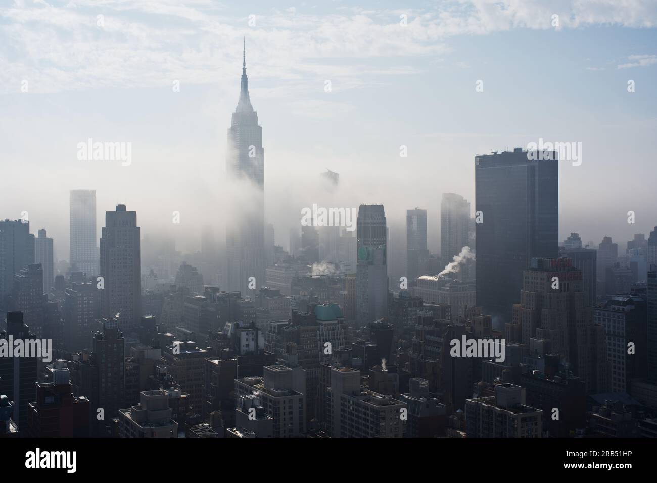 Neblige New Yorker Skyline Stockfoto