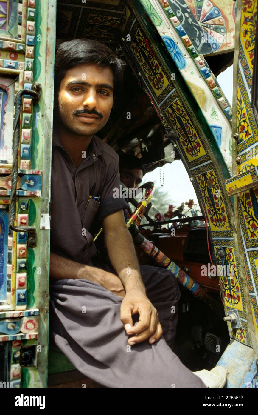 Farbenfroh Dekorierter Truck. Pakistan. Asien Stockfoto