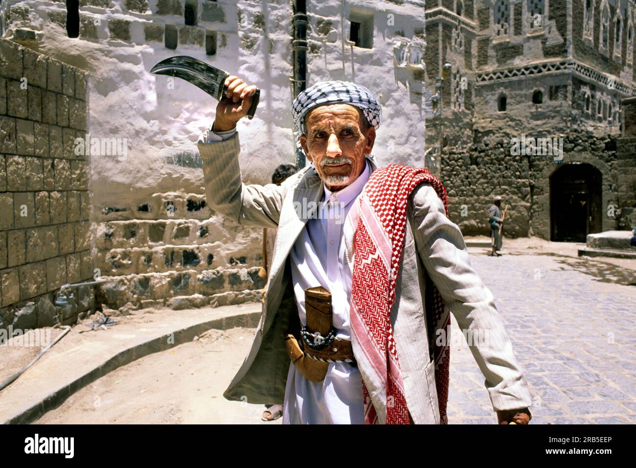 Alter Mann mit Jambiya. San'a Jemen. Arabische Halbinsel Stockfoto