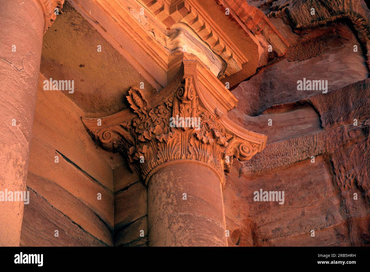 Spalte. Khasnov Al Faroun. Petra. Jordanien. Asien Stockfoto
