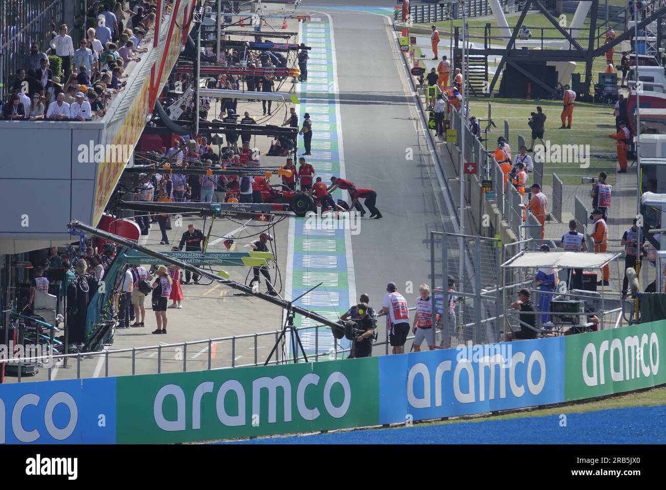 Towcester, Northants, Großbritannien. 7. Juli 2023. Pit-Action während des FridaysÕ-Trainings für den Aramco Großen Preis F1 bei Silverstone Credit: Motofoto/Alamy Live News Stockfoto