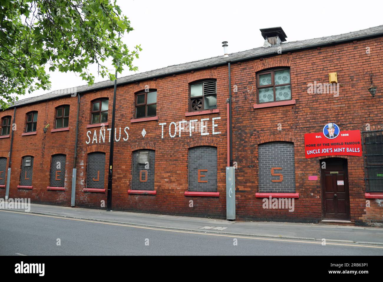 Heimstadion der weltberühmten Uncle Joes Mint Balls in Wigan in Greater Manchester Stockfoto