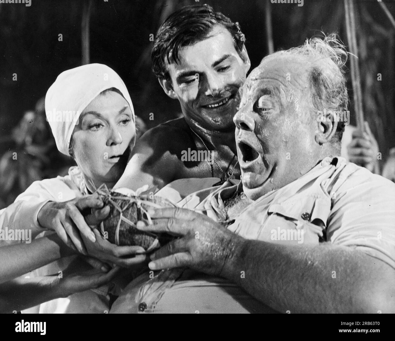 Kay Medford, Tommy Sands, Burl Ives, am Filmset, "Fähnrich Pulver", Warner Bros., 1964 Stockfoto