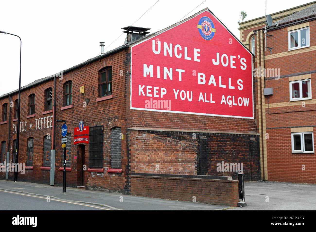 Heimstadion der weltberühmten Uncle Joes Mint Balls in Wigan in Greater Manchester Stockfoto