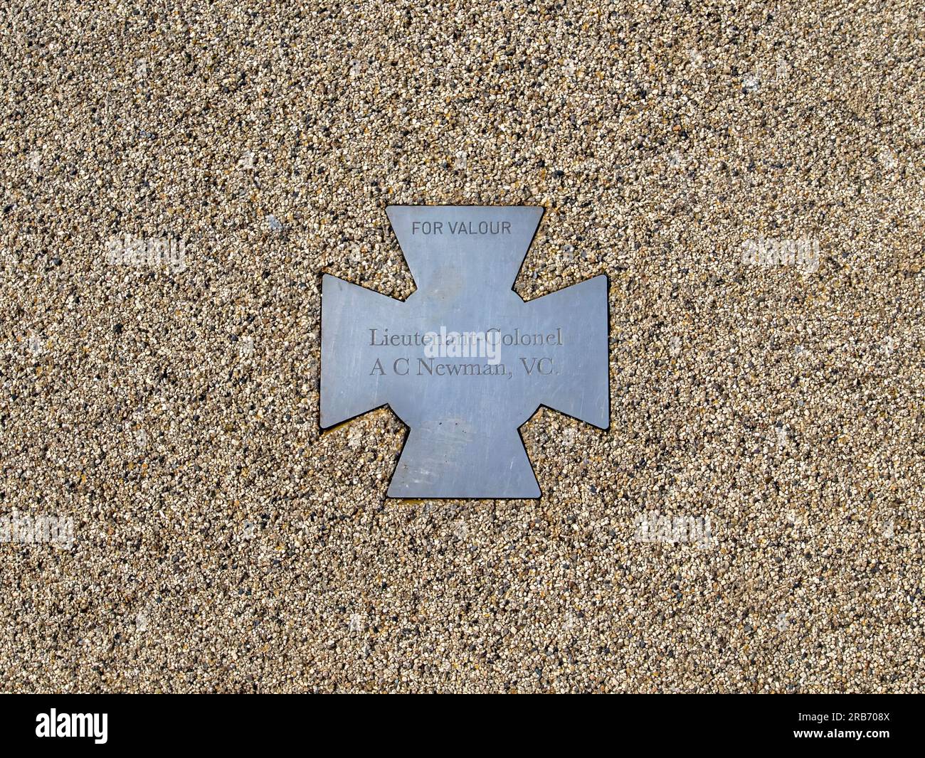 Lieutenant-Colonel Newman wurde 1942 mit einem Victoria Cross ausgezeichnet und wird durch diese Gedenktafel in Falmouth, Cornwall, Großbritannien, geehrt Stockfoto