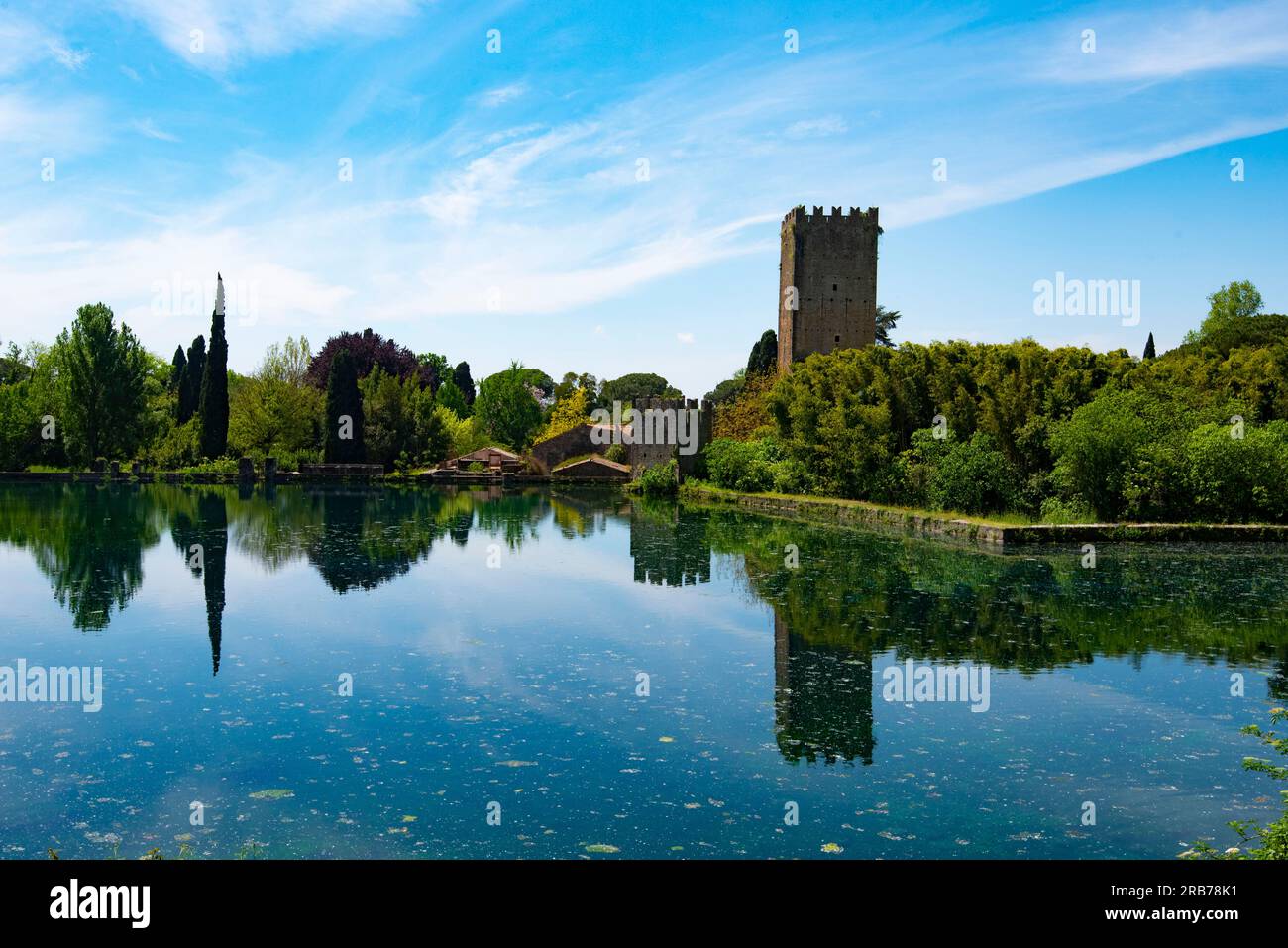 Ninfa garten italien Fotos und Bildmaterial in hoher Auflösung Alamy