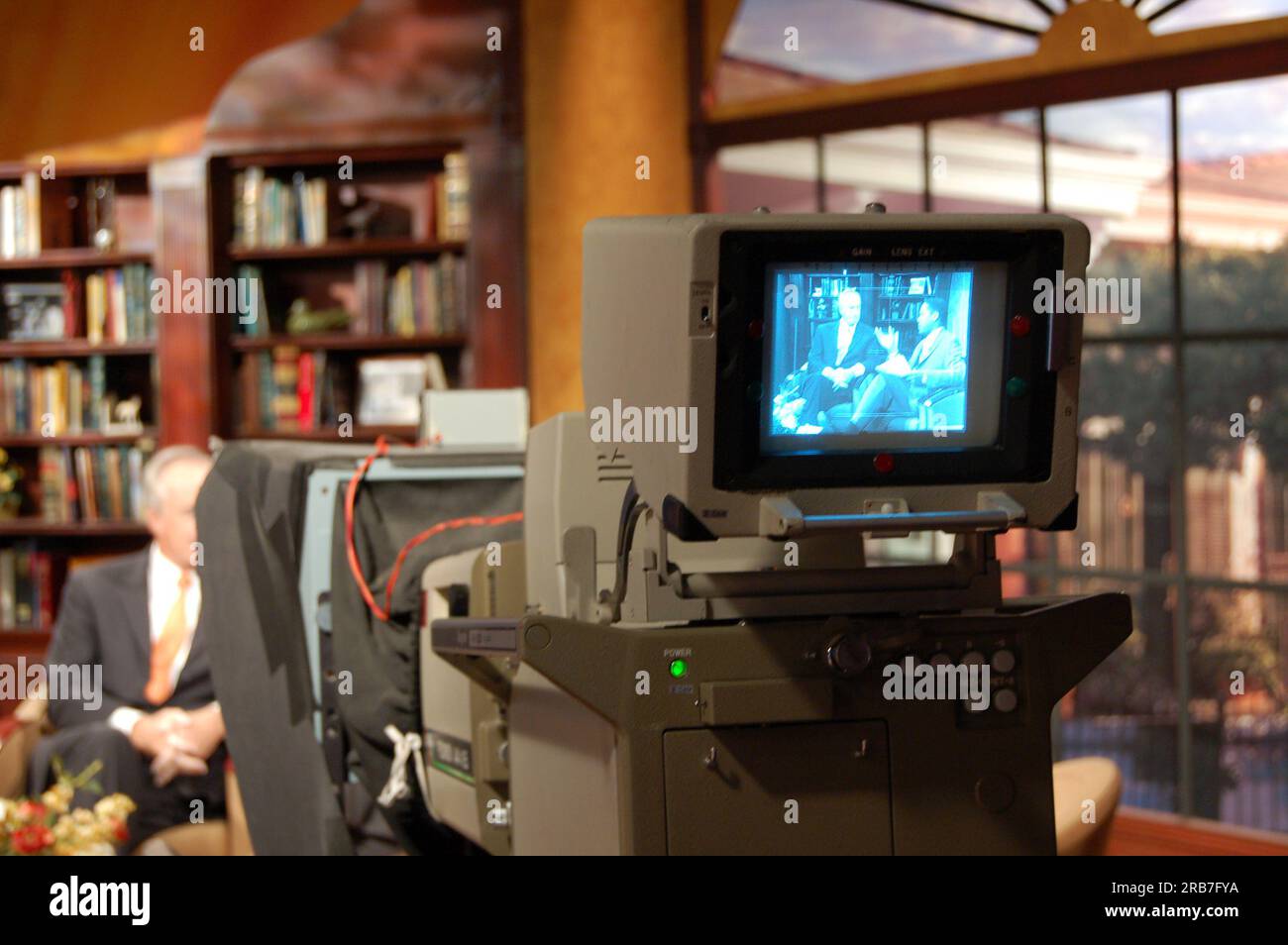 Secretary Dirk Kempthorne in New Orleans, Louisiana eröffnet den Minerals Management Service's (MMS) Central Gulf of Mexico Oil and Gas Lease Sale 205, dessen Hintergrund und Auswirkungen er mit Medienvertretern und Helfern besprach Stockfoto