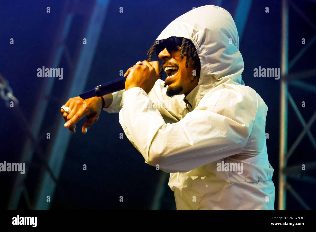 Stamner Park, City of Brighton & Hove, East Sussex, Großbritannien. Hip Hop Band N-Dubz tritt live beim Brighton Valley Festival 2023, Brighton Valley Concert Series vor Tausenden Fans im Stanmer Park auf. 7. Juli 2023 Kredit: David Smith/Alamy Live News Stockfoto