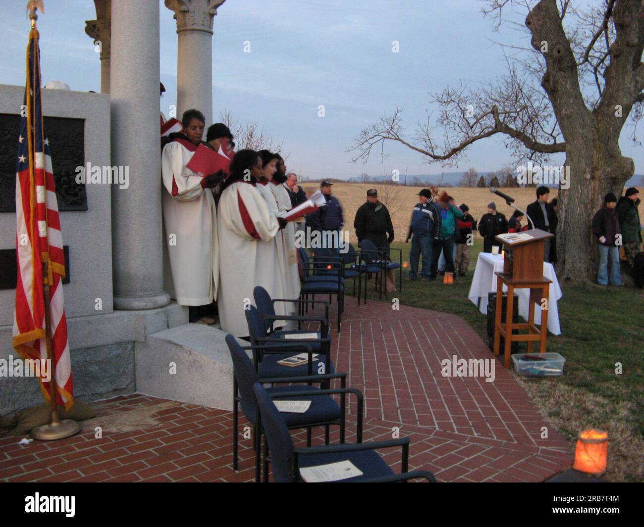 Jährliche Beleuchtungszeremonie des Antietam National Battlefield Memorial in Sharpsburg, Maryland, mit Minister Dirk Kempthorne unter den Teilnehmern Stockfoto