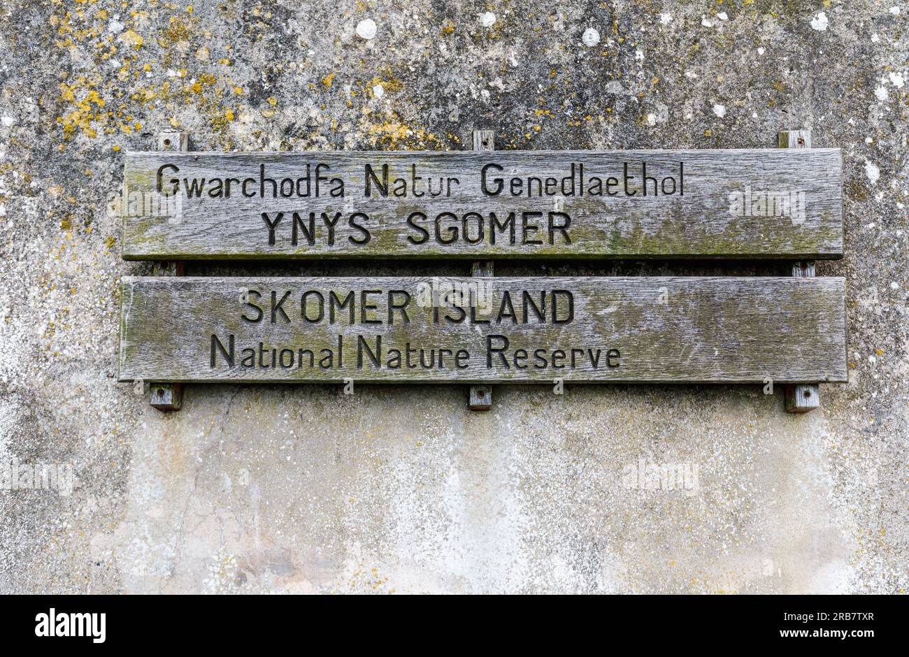 Namensschild im North Haven im Skomer Island National Nature Reserve an der Küste von Pembrokeshire, in der Nähe von Marloes, West Wales, bekannt für seine Tierwelt Stockfoto