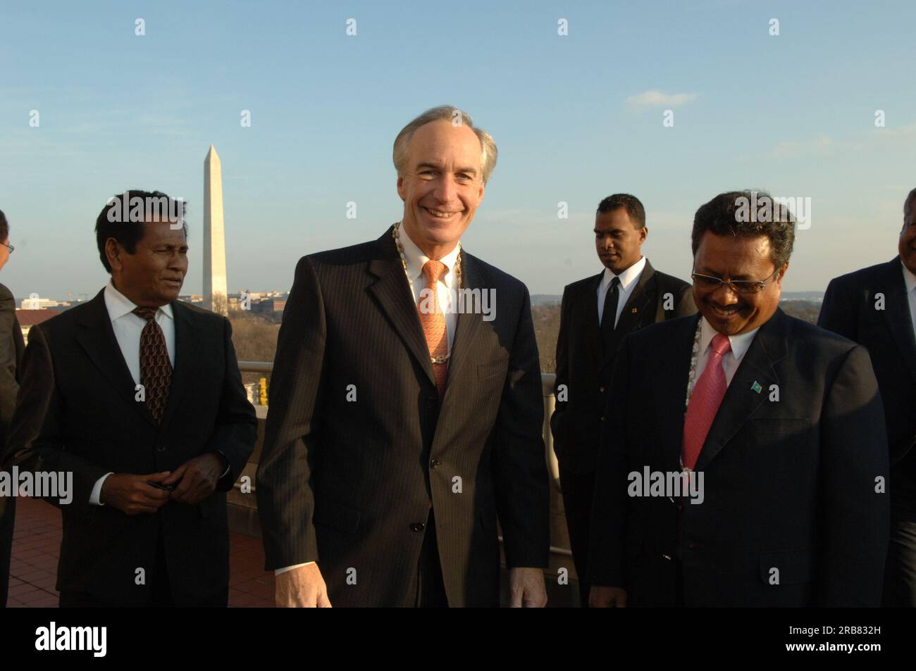 Treffen von Staatssekretär Dirk Kempthorne im Hauptinneren mit einer Regierungsdelegation der Republik Palau unter Leitung von Palau-Präsident Tommy Remengesau. Sekretär Kempthorne und Präsident Remengesau erörterten unter anderem die Möglichkeit, auf der Insel Peleliu in Palau ein nationales Kulturerbe zu errichten, sowie die bevorstehende Überprüfung des Palau-U.S. Kompakt der freien Assoziation. Stockfoto