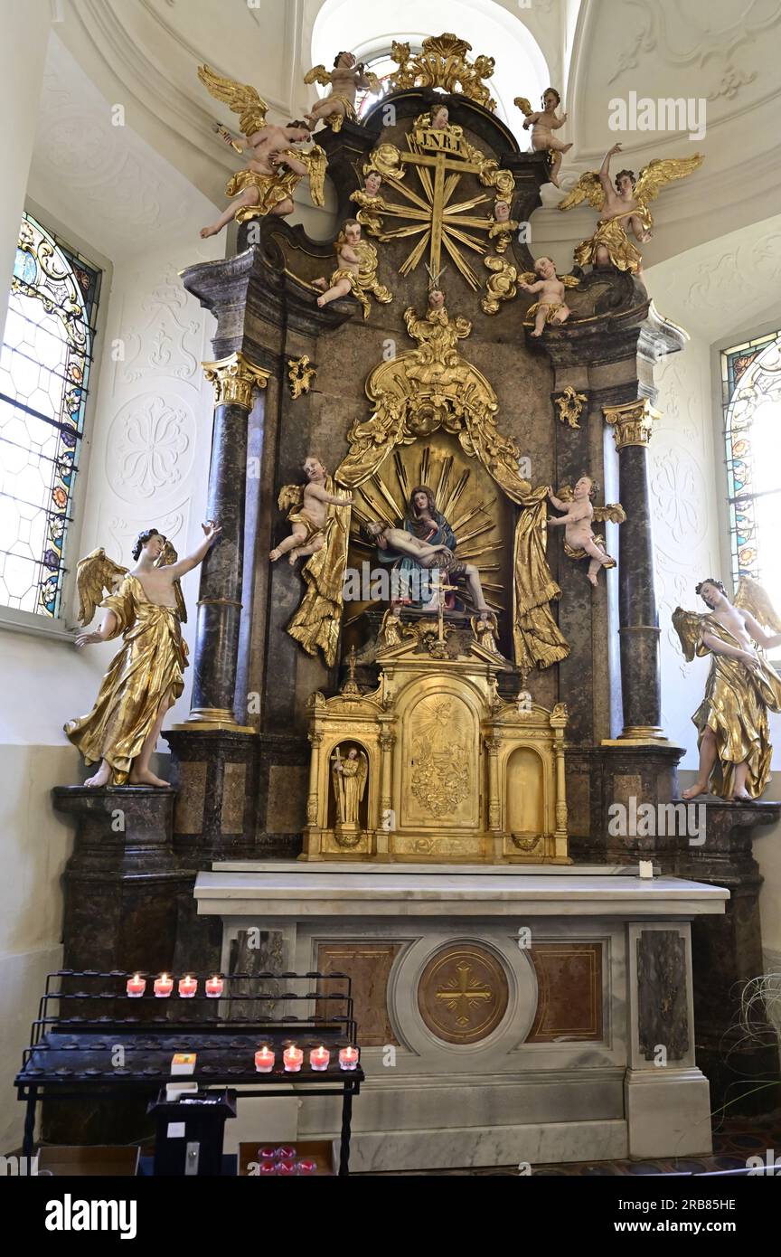 Hartberg, Steiermark, Österreich. 29. Juni 2023. Stadtgemeindekirche St. Martin in Hartberg. Lady Chapel mit der gotischen Pieta Stockfoto