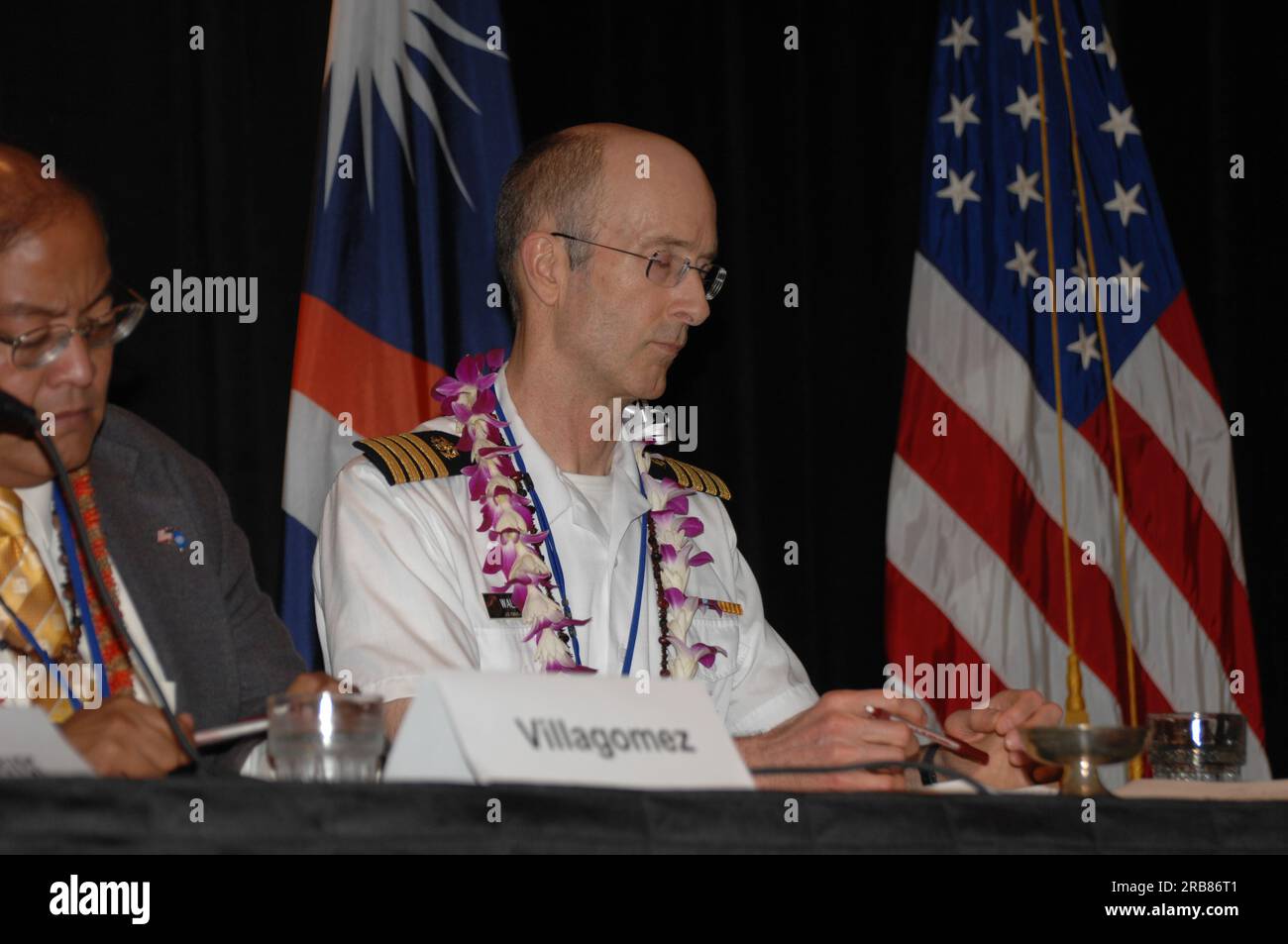 Inselgebiete Gesundheitsgipfel („die Zukunft der Gesundheitsversorgung in den Insellandschaften: A Leaders Summit“) im Marriott Hotel in Honolulu, Hawaii, wo Innenminister Dirk Kempthorne zusammen mit hochrangigen Bundesgesundheitsbeamten und Führungskräften der US-Territorien und frei assoziierten Staaten Strategien und Initiativen zur Förderung der Gesundheitsversorgung in diesen Gemeinden erörterte. Unter den Vertretern der Bundesbehörde, die zusammen mit Sekretär Kempthorne am Gipfel teilnahmen, waren der Veteranenminister James Peake, der stellvertretende Verteidigungsminister für Personal und Bereitschaft David S.C. Chu und Gesundheit und Stockfoto