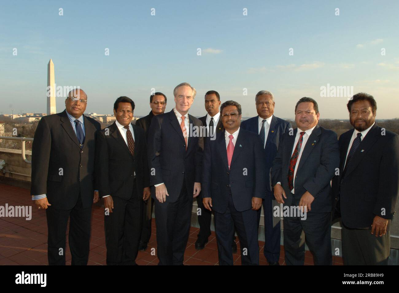 Treffen von Staatssekretär Dirk Kempthorne im Hauptinneren mit einer Regierungsdelegation der Republik Palau unter Leitung von Palau-Präsident Tommy Remengesau. Sekretär Kempthorne und Präsident Remengesau erörterten unter anderem die Möglichkeit, auf der Insel Peleliu in Palau ein nationales Kulturerbe zu errichten, sowie die bevorstehende Überprüfung des Palau-U.S. Kompakt der freien Assoziation. Stockfoto