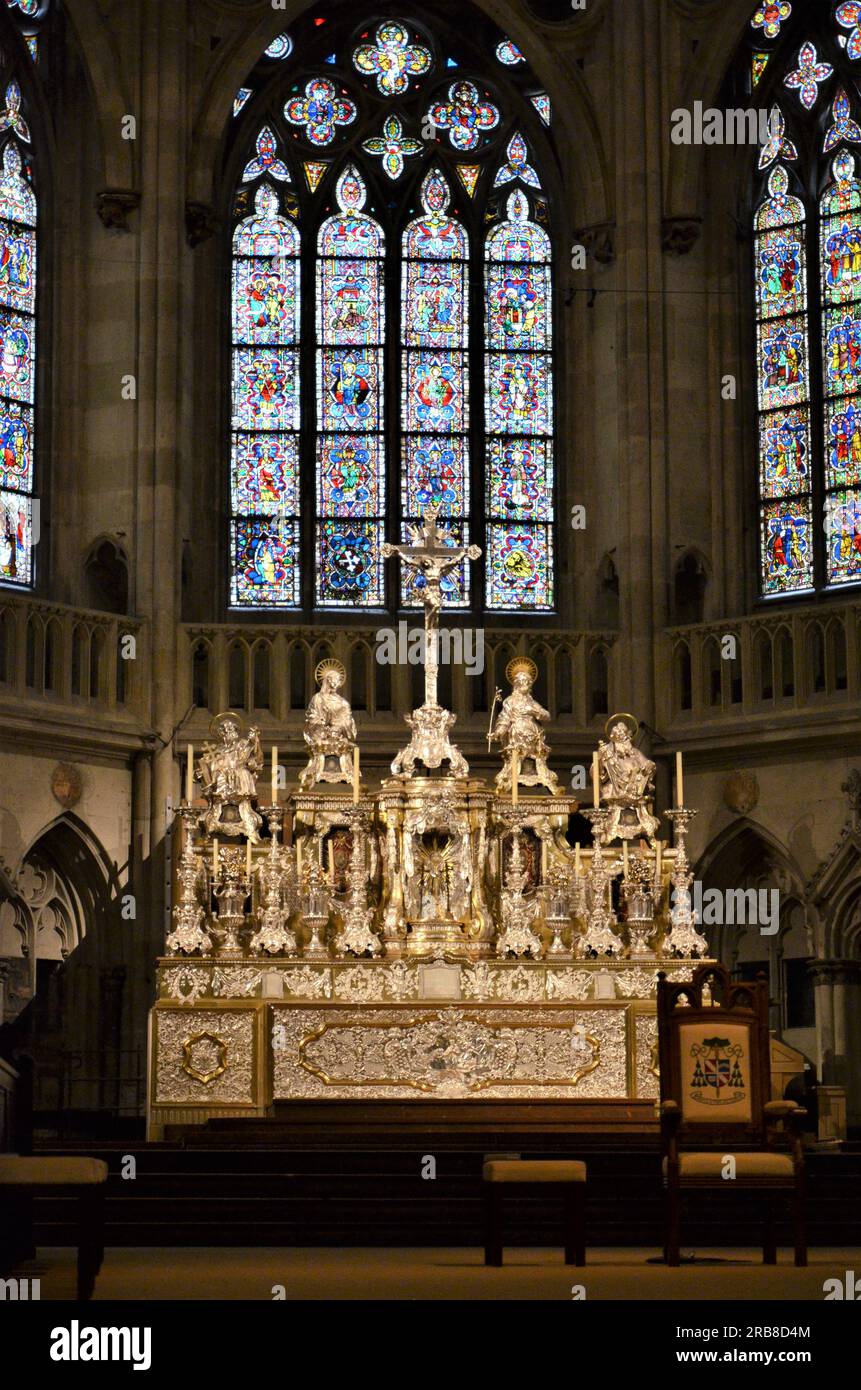 Regensburg, Deutschland 12.02.2018: Das Innere des Regensburger Doms im gotischen Stil Stockfoto