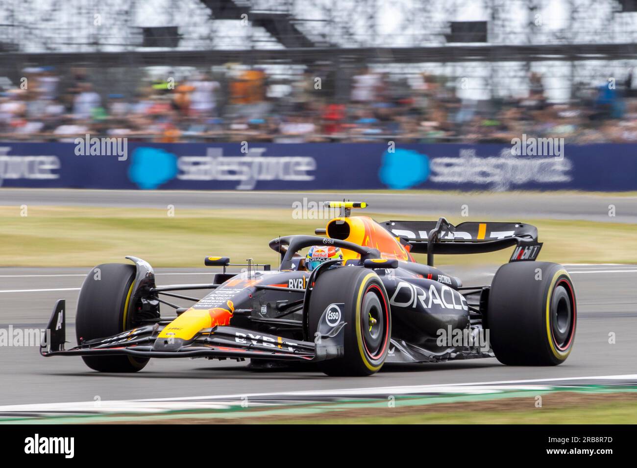 8. Juli 2023: Silverstone Circuit, Northamptonshire, England: Formel 1 2023 Aramco F1 Grand Prix: Qualifying Day; Sergio Perez in seinem Oracle Red Bull Racing Red Bull Racing-Honda RBPT RB19 im Jahr FP3 Stockfoto