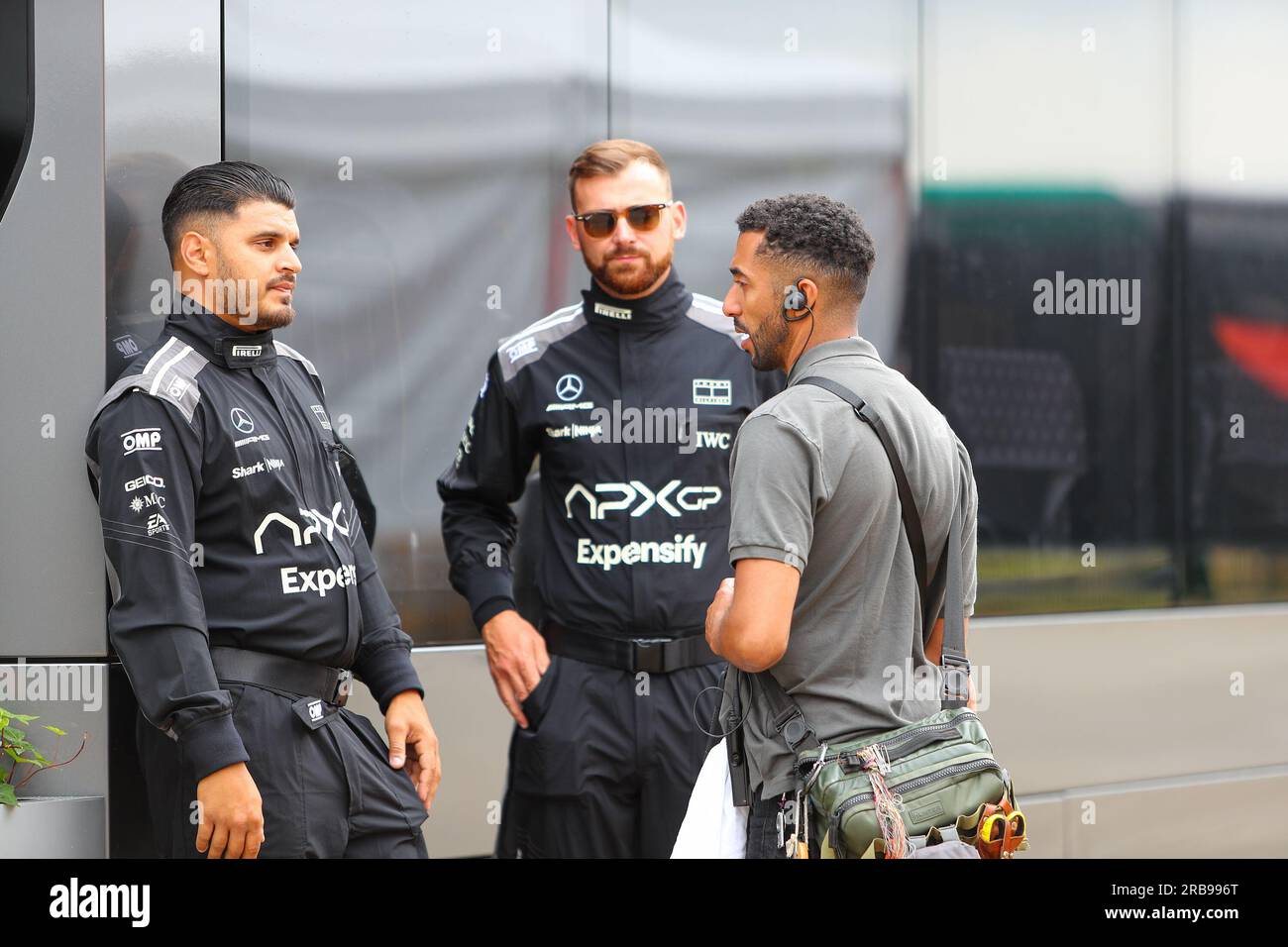 Silverstone Circuit, Silverstone, England, 08. Juli 2023, APEX GP Fictional Team (Apple Movie) während der Formel 1 des Aramco British Grand Prix 2023 – FP3 e Qualifizierung – Formel 1 Championship Credit: Live Media Publishing Group/Alamy Live News Stockfoto