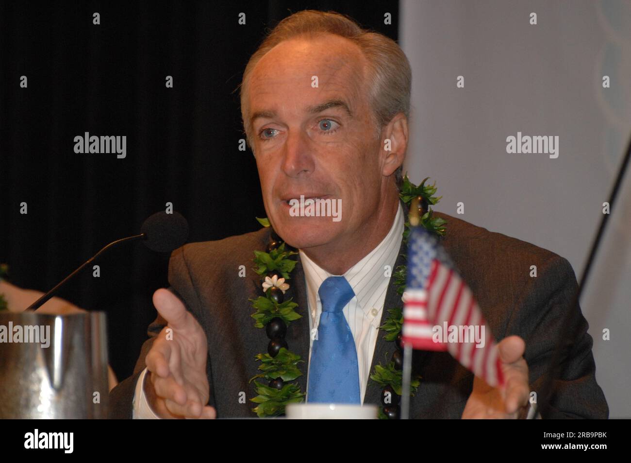 Inselgebiete Gesundheitsgipfel („die Zukunft der Gesundheitsversorgung in den Insellandschaften: A Leaders Summit“) im Marriott Hotel in Honolulu, Hawaii, wo Innenminister Dirk Kempthorne zusammen mit hochrangigen Bundesgesundheitsbeamten und Führungskräften der US-Territorien und frei assoziierten Staaten Strategien und Initiativen zur Förderung der Gesundheitsversorgung in diesen Kommunen erörterte. Unter Bundesbeamten und Inselführern, die mit Sekretär Kempthorne zusammenarbeiteten, waren Veterans Affairs Secretary James Peake, Defense UnderSecretary for Personnel and Readiness David S.C. Chu, Health and Human Services Assist Stockfoto