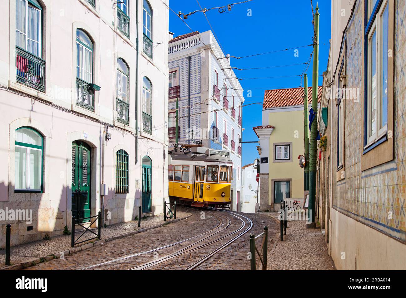 Straßenbahn 28, Lissabon, Portugal Stockfoto