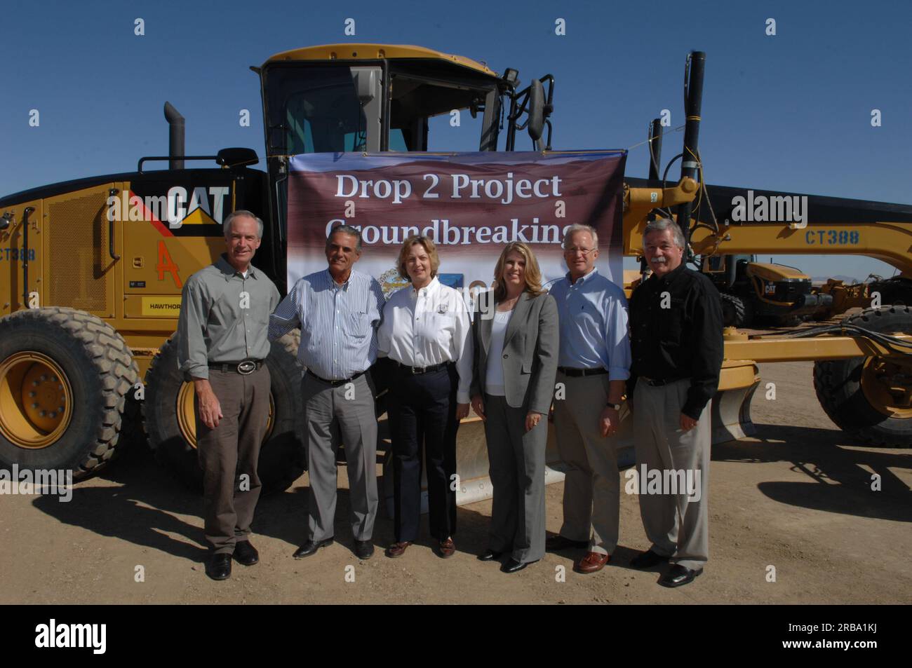 Besuch von Minister Dirk Kempthorne in der Grenzregion Arizona-Kalifornien, wo er Yuma, Arizona Area Office-Yuma Desalting Plant, mit Bureau Commissioner Robert Johnson besichtigte und Johnson und Beamte der Southern Nevada Water Authority, Central Arizona Project, Und Metropolitan Water District von Südkalifornien bei den bahnbrechenden Zeremonien für das Drop 2 Reservoir Project - Teil des Lower Colorado River Water Storage Program - in Imperial County, Kalifornien Stockfoto