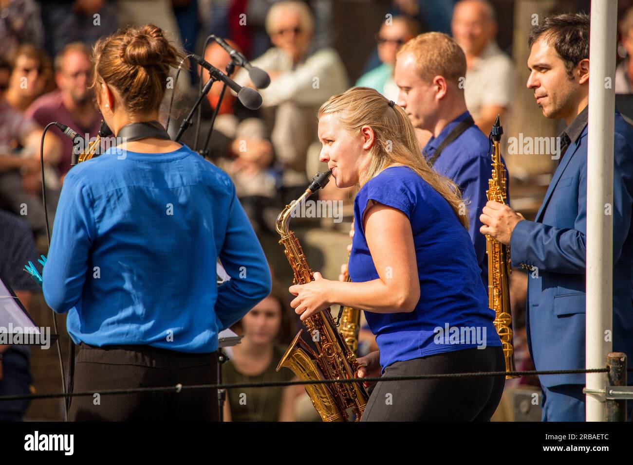 Amsterdam, Holand, Grachtenfestival, COMPAGNIE TEATHER, NEDERLAND SAXOFOON OKTETT Stockfoto