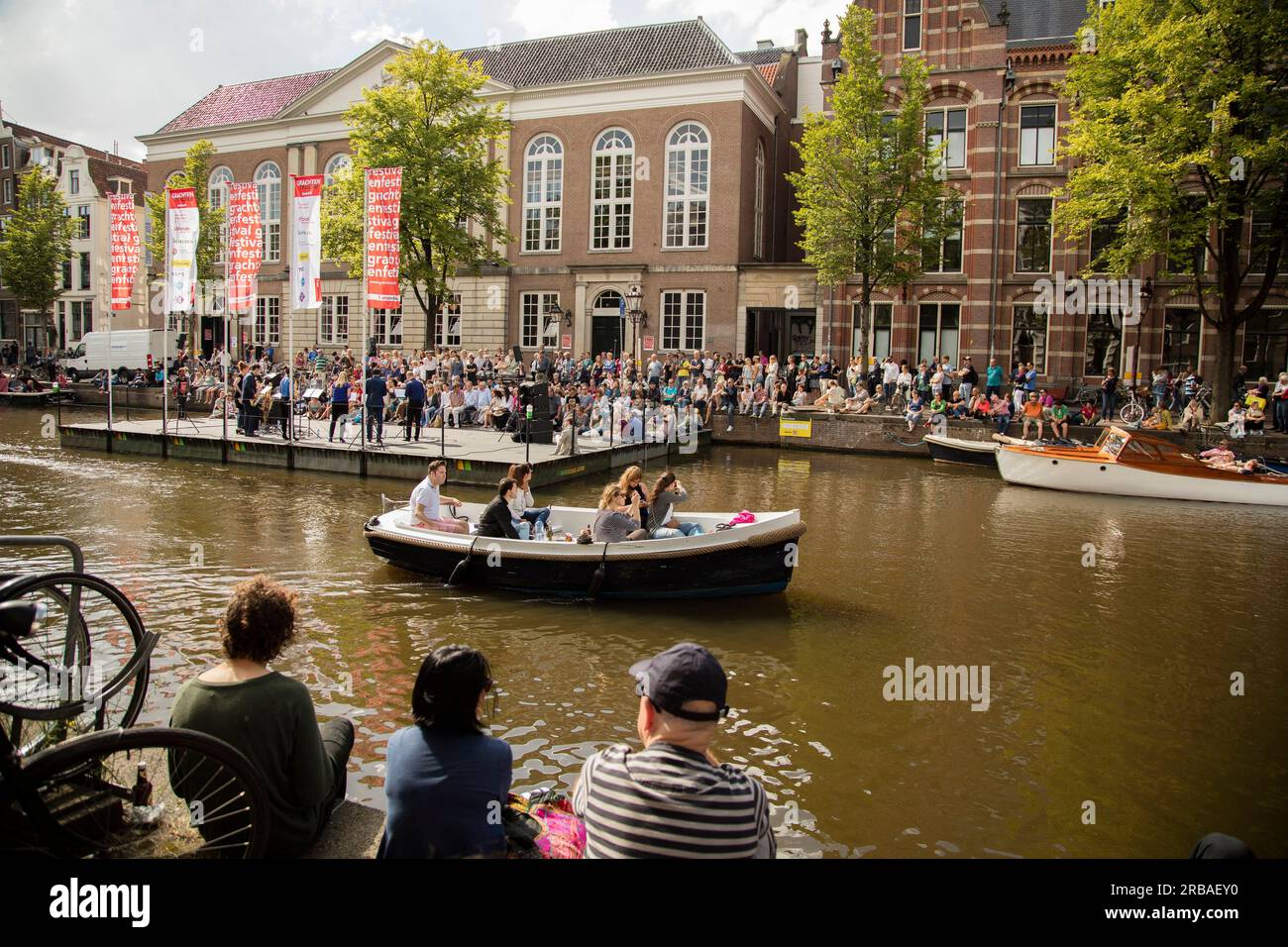 Amsterdam, Holand, Grachtenfestival, COMPAGNIE TEATHER, NEDERLAND SAXOFOON OKTETT Stockfoto