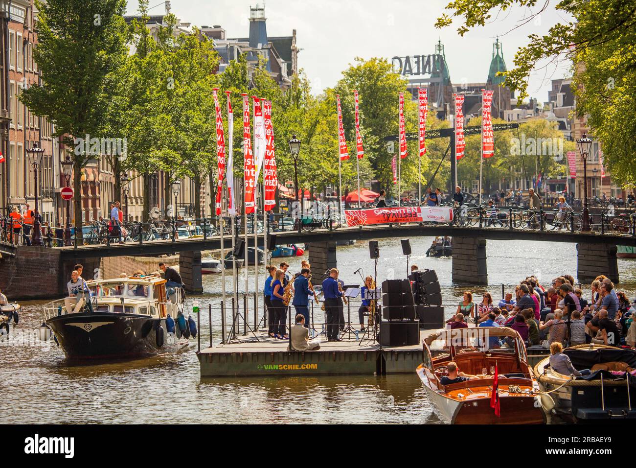 Amsterdam, Holand, Grachtenfestival, COMPAGNIE TEATHER, NEDERLAND SAXOFOON OKTETT Stockfoto