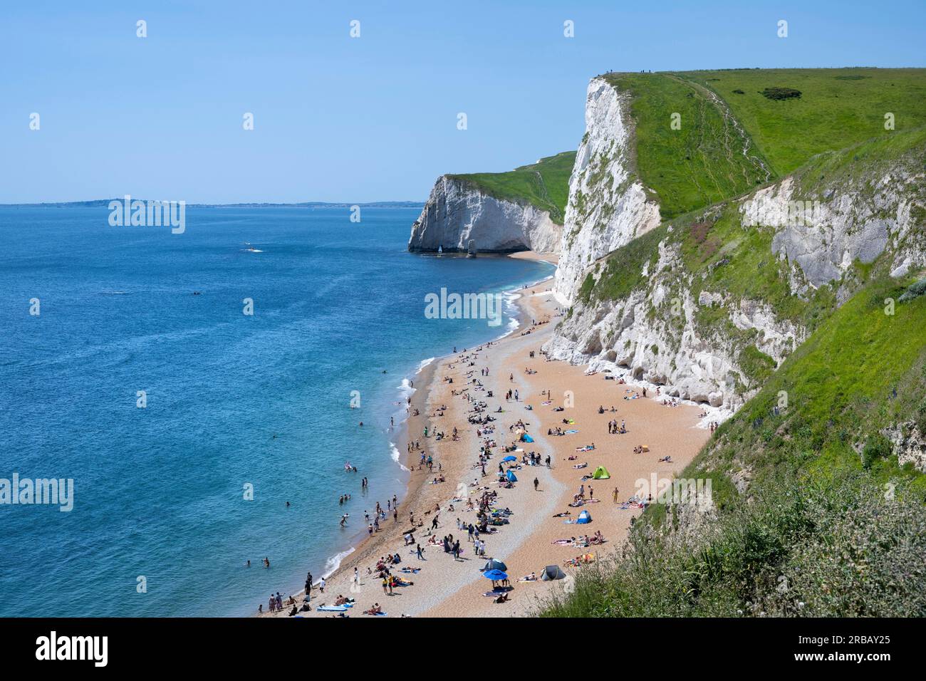 Bath Beach an der südlichen Kreideküste von England in Durdledoor, West Lulworth, Dorset, England Großbritannien Stockfoto