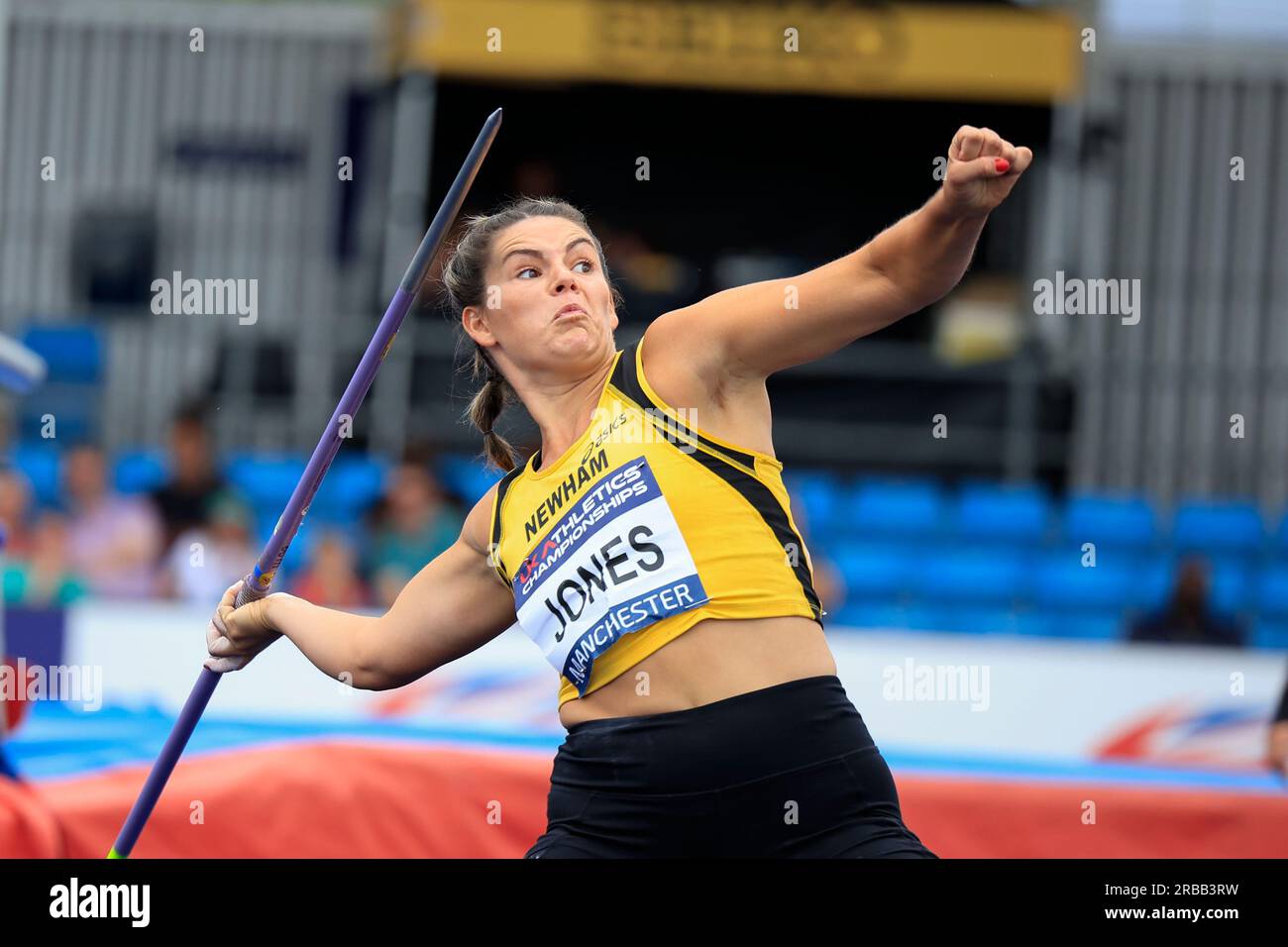 Freya Jones wirft den Speer während der britischen Athletics Championships in der Manchester Regional Arena, Manchester, Großbritannien, am 8. Juli 2023. (Foto von Conor Molloy/News Images) Stockfoto