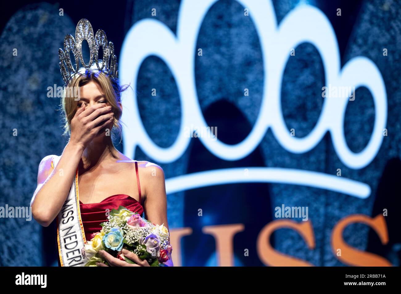 LEUSDEN - Rikkie Kolle wurde zur Miss Netherlands 2023 gekrönt. Der Gewinner kann die Niederlande beim internationalen Miss-Universe-Wettbewerb vertreten. ANP EVERT ELZINGA niederlande raus - belgien raus Stockfoto