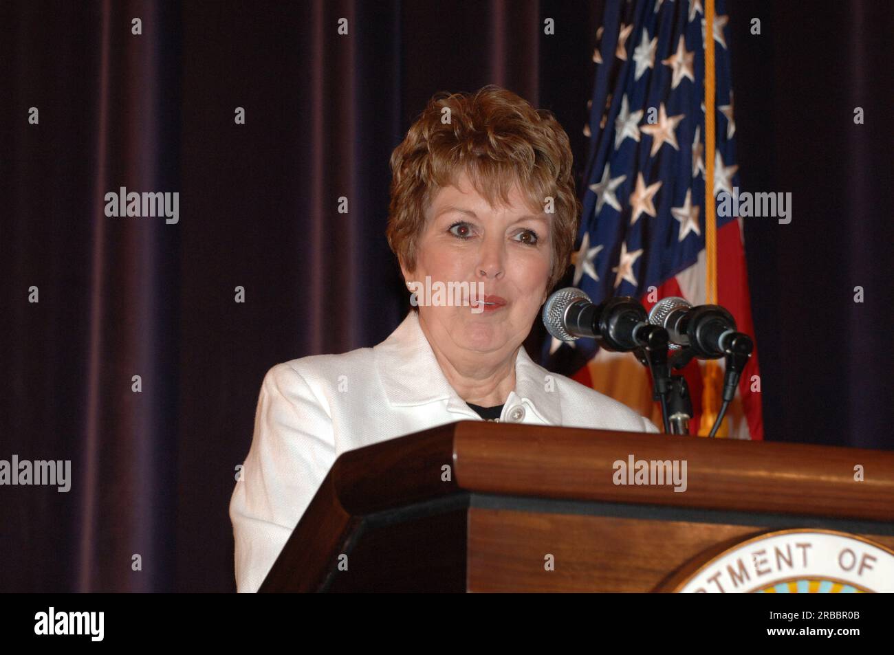 Besuch des Dokumentarfilmherstellers Ken Burns und des Autors Dayton Duncan im Main Interior, wo sie sich mit Secretary Dirk Kempthorne und National Park Service Director Mary Bomar trafen und im Auditorium über ihre bevorstehende Veröffentlichung, The National Parks: America's Best Idea, sprachen Stockfoto