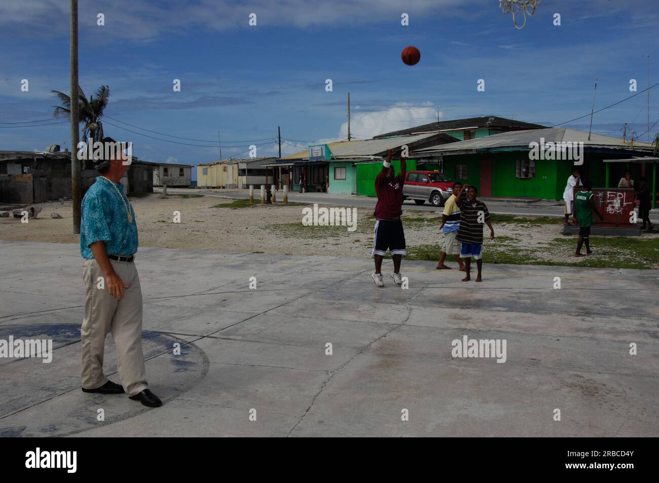 Pazifikinseltour: Besuch von Minister Dirk Kempthorne und Helfern des Kwajalein-Atoll der Republik Marshallinseln Stockfoto