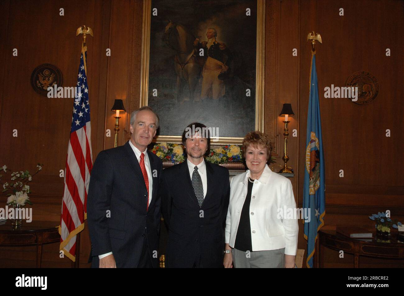 Besuch des Dokumentarfilmherstellers Ken Burns und des Autors Dayton Duncan im Main Interior, wo sie sich mit Secretary Dirk Kempthorne und National Park Service Director Mary Bomar trafen und im Auditorium über ihre bevorstehende Veröffentlichung, The National Parks: America's Best Idea, sprachen Stockfoto