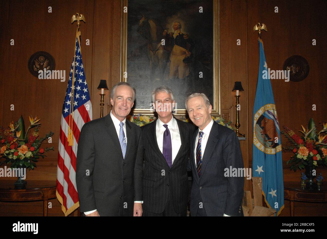 Minister Dirk Kempthorne wird von Pete Wilson, dem ehemaligen Gouverneur und Senator von Kalifornien, im Innenraum besucht. Anwalt der Anwaltskanzlei Bingham McCutchen Stockfoto