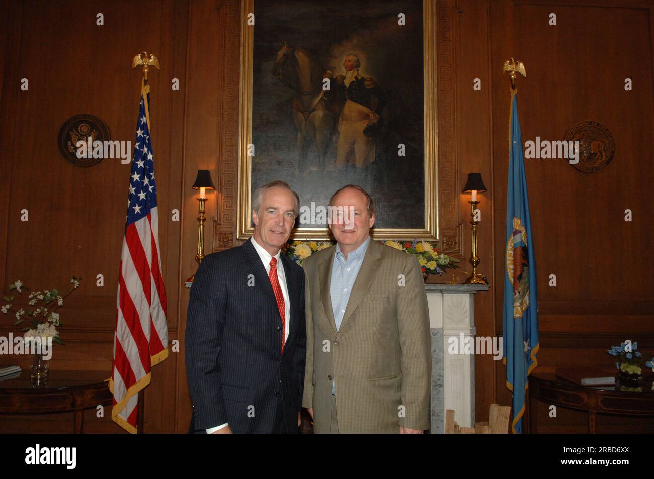 Besuch des Dokumentarfilmherstellers Ken Burns und des Autors Dayton Duncan im Main Interior, wo sie sich mit Secretary Dirk Kempthorne und National Park Service Director Mary Bomar trafen und im Auditorium über ihre bevorstehende Veröffentlichung, The National Parks: America's Best Idea, sprachen Stockfoto