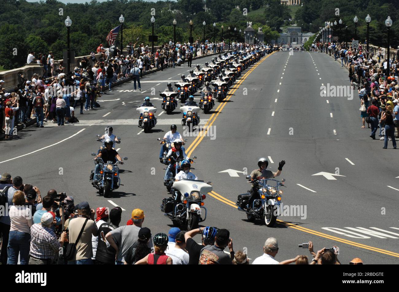 Jährliche Rolling Thunder Motorrad-Rallye im Namen der Häftlinge der war-Missing in Action (POW-MIA) durch Washington, D.C., unter den Teilnehmern auch Minister Dirk Kempthorne Stockfoto