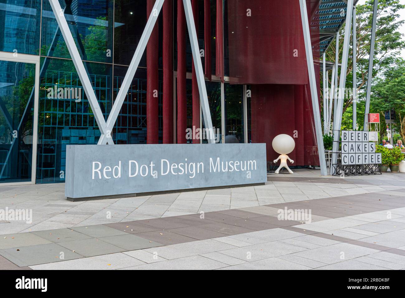 Red Dot Design Museum entlang der Marina Bay Waterfront Promenade, Singapur Stockfoto