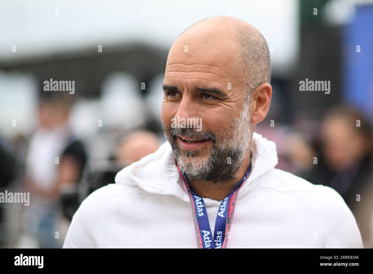 9. Juli 2023: Silverstone Circuit, Northamptonshire, England: Formel 1 2023 Aramco F1 Grand Prix: Wettkampftag; Pep Guardiola trifft am Silverstone Paddock ein Stockfoto