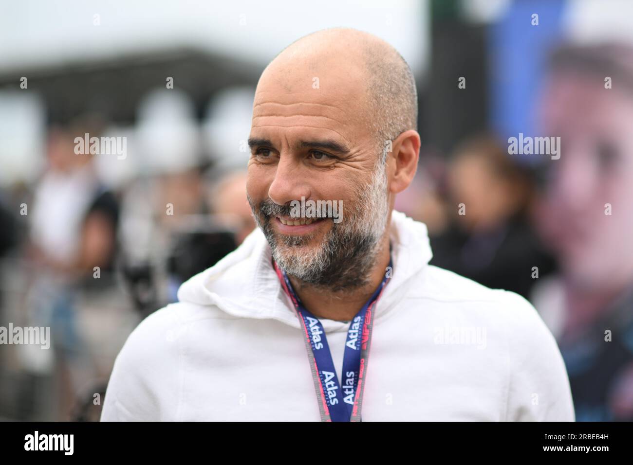 9. Juli 2023: Silverstone Circuit, Northamptonshire, England: Formel 1 2023 Aramco F1 Grand Prix: Wettkampftag; Pep Guardiola trifft am Silverstone Paddock ein Stockfoto