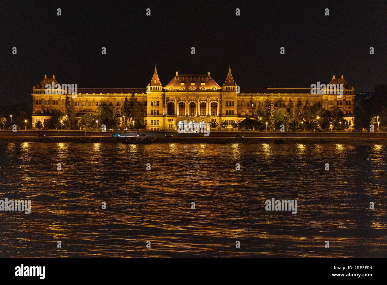 Universität für Technologie und Wirtschaft an der Donau, Buda, Ungarn Stockfoto
