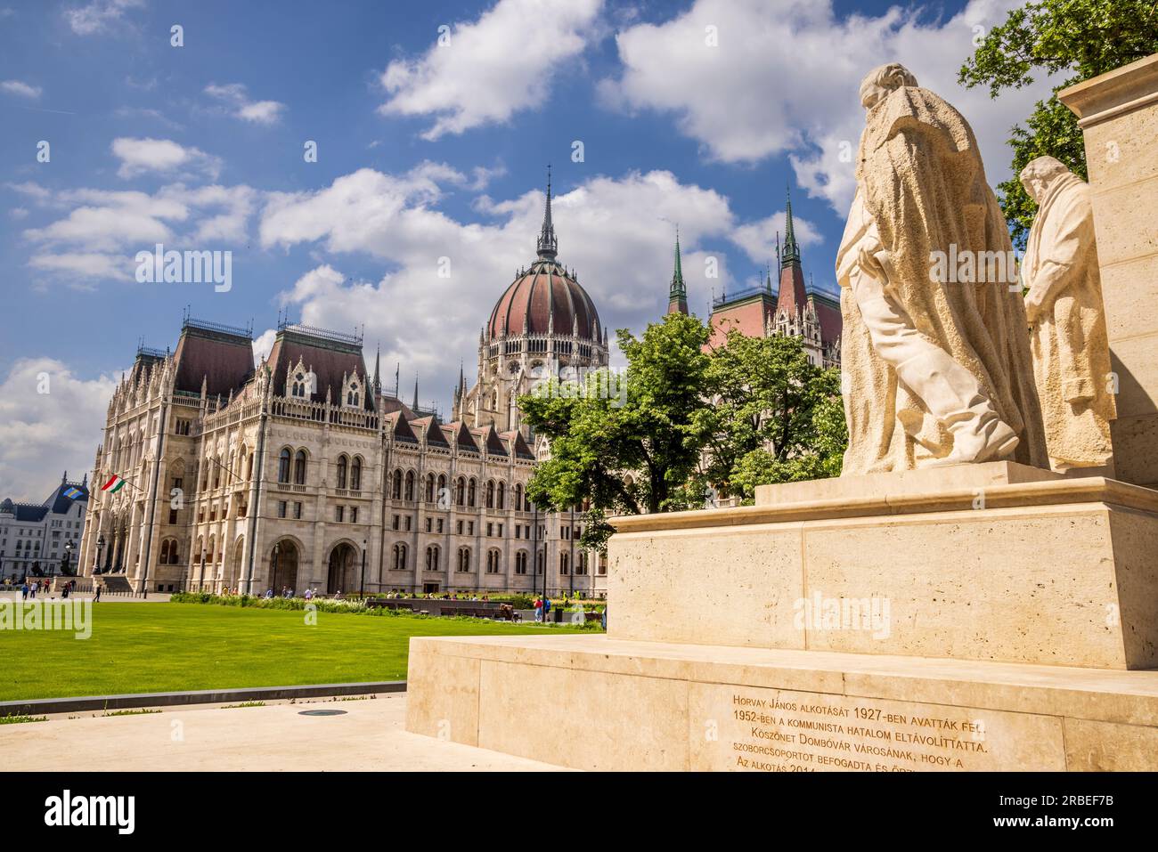 Das Kossuth Lajos-Denkmal neben dem ungarischen Parlamentsgebäude, Budapest, Ungarn Stockfoto