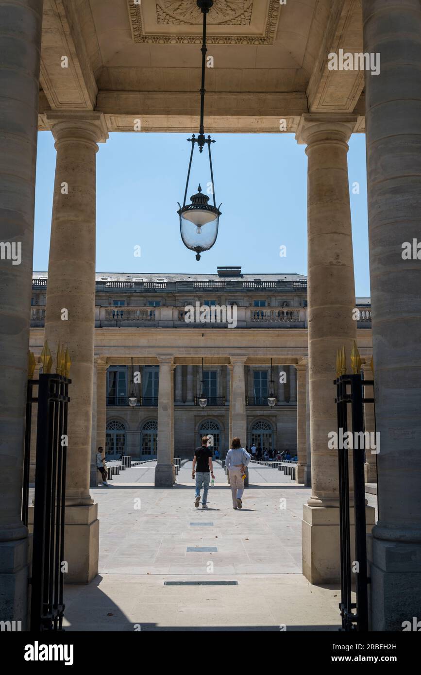 Courtyard of Honour, Palais-Royal, ein ehemaliger französischer Königspalast in der Rue Saint-Honoré im 1. Arrondissement, Paris, Frankreich Stockfoto