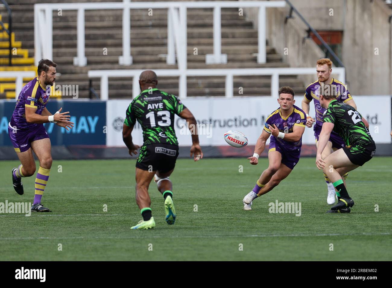 Curtis Davies of Newcastle Thunder tritt am Sonntag, den 9. Juli 2023, während DES BETFRED-Meisterschaftsspiels zwischen Newcastle Thunder und Whitehaven RLFC im Kingston Park in Newcastle ein. (Foto: Chris Lishman | MI News) Stockfoto