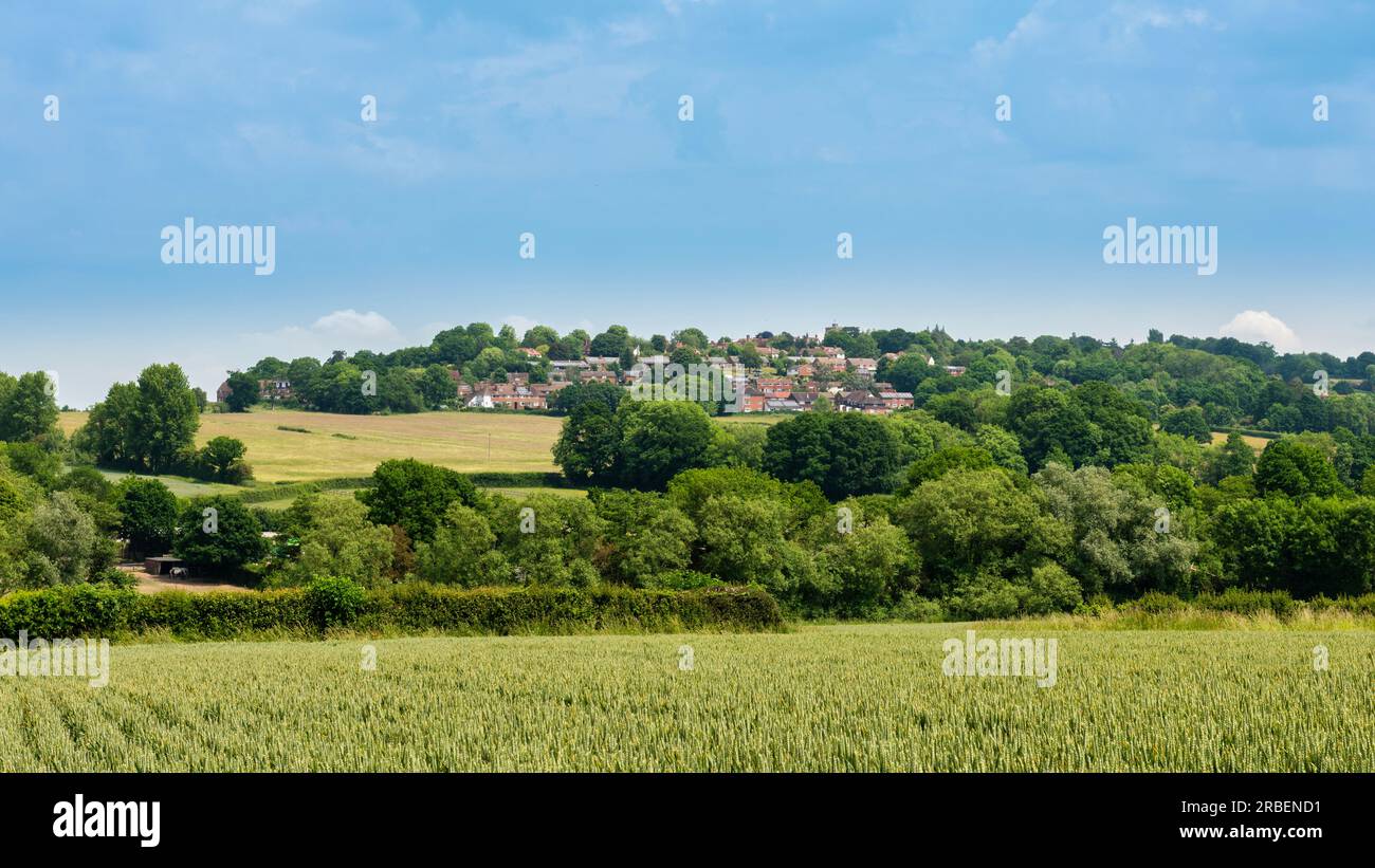 Die schöne Stadt Goudhurst, die auf einem Hügel im Weald of Kent, England, liegt Stockfoto