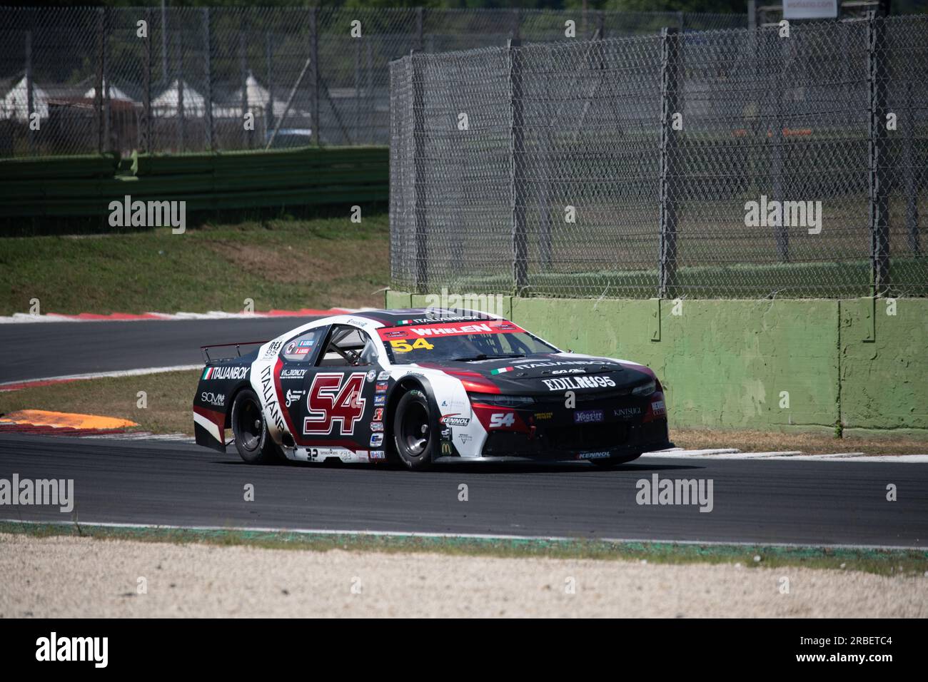 Vallelunga Circuit, Rom, Italien 9 2023. Juli - Nascar Whelen Euro Series, EnPro RENNEN 2. Gianmarco Ercoli (45) (ITA) in Aktion auf der Rennstrecke. Foto: Fabio Pagani/Alamy Live News Stockfoto