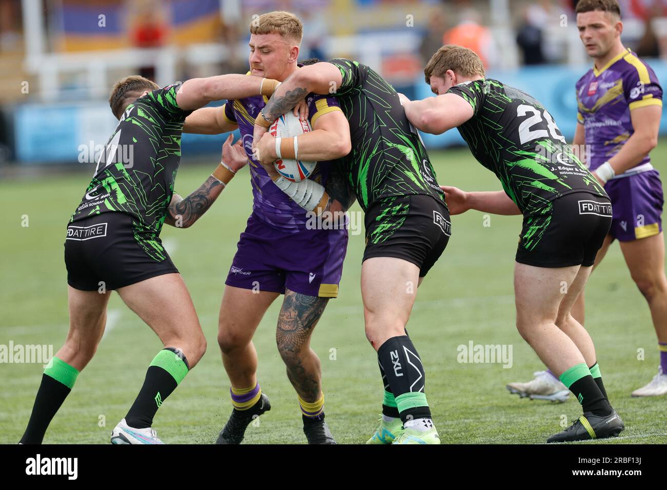 Newcastle, Großbritannien. 11. Juni 2023. Zum Debüt fährt Tyler Walton von Newcastle Thunder während des BETFRED Championship-Spiels zwischen Newcastle Thunder und Whitehaven RLFC in Kingston Park, Newcastle, am Sonntag, den 9. Juli 2023 um die Linie. (Foto: Chris Lishman | MI News) Kredit: MI News & Sport /Alamy Live News Stockfoto