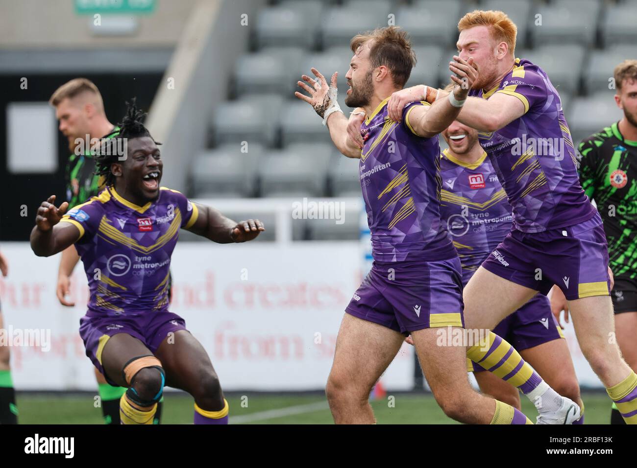Newcastle, Großbritannien. 11. Juni 2023. Jay Chapelhow gewinnt am Sonntag, den 9. Juli 2023 im Kingston Park in Newcastle den letzten Thunder-Versuch beim BETFRED Championship-Spiel zwischen Newcastle Thunder und Whitehaven RLFC. (Foto: Chris Lishman | MI News) Kredit: MI News & Sport /Alamy Live News Stockfoto