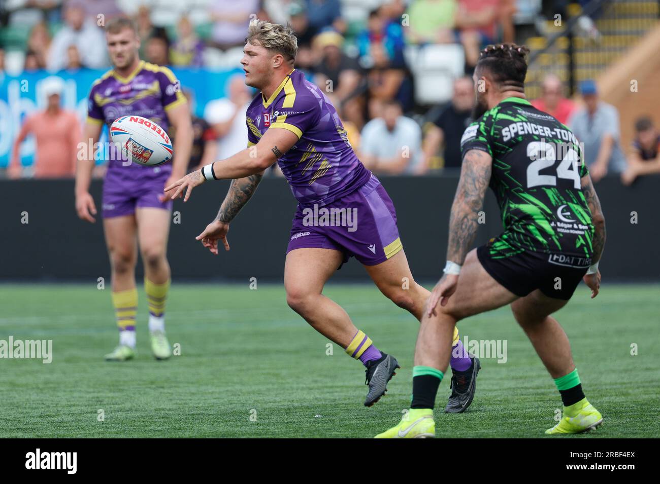 Newcastle, Großbritannien. 11. Juni 2023. Denive Balmforth of Newcastle Thunder tritt am Sonntag, den 9. Juli 2023, während DES BETFRED-Meisterschaftsspiels zwischen Newcastle Thunder und Whitehaven RLFC im Kingston Park in Newcastle ein. (Foto: Chris Lishman | MI News) Kredit: MI News & Sport /Alamy Live News Stockfoto